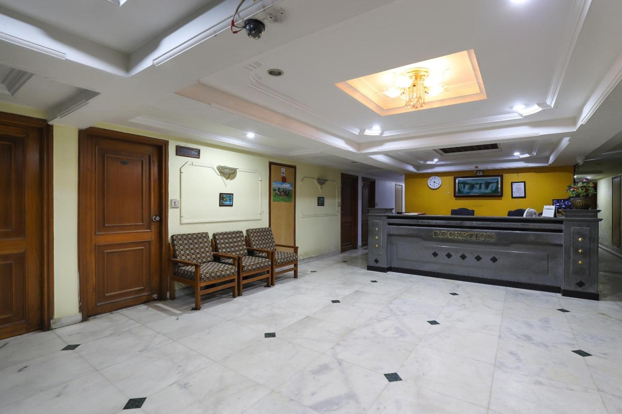 Spot On Hotel Hilltop Vadodara Luaran gambar